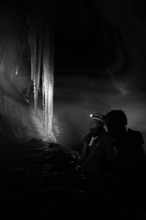 Svalbard_Larsbreen_caves_part_1_Tom_Jelte_icicle2